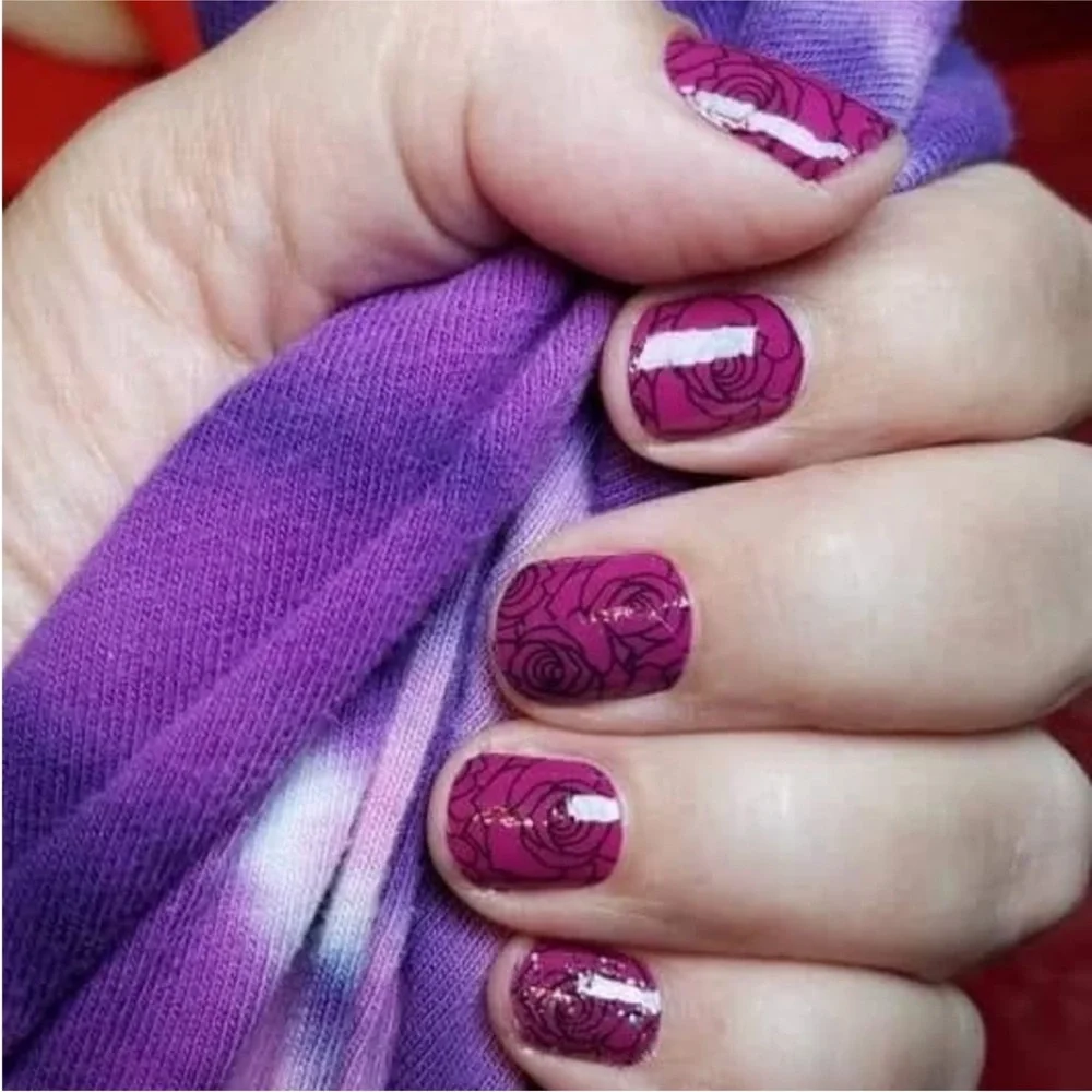 *Retired* Color Street: Rose Goes | Floral Pink Valentine’s Day Berry Fall - Picture 9 of 12